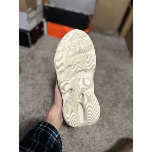 Yeezy Foam RNNR Sand Size 12 - Picture 3 of 3